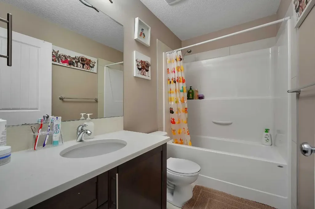 129 Covecreek Bay NE Calgary AB T3K 0N1