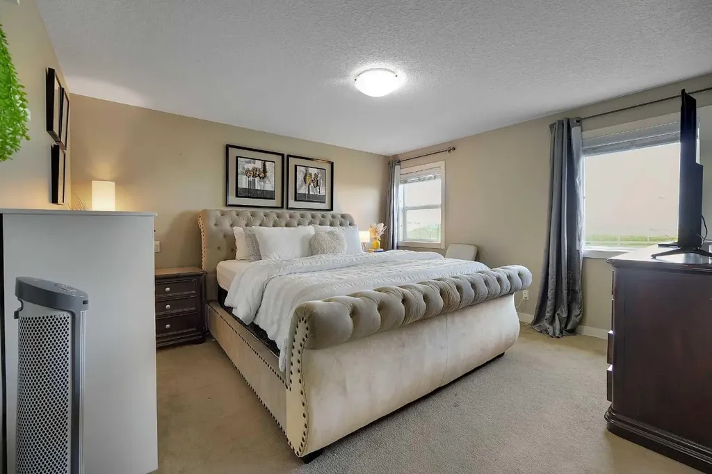 129 Covecreek Bay NE Calgary AB T3K 0N1