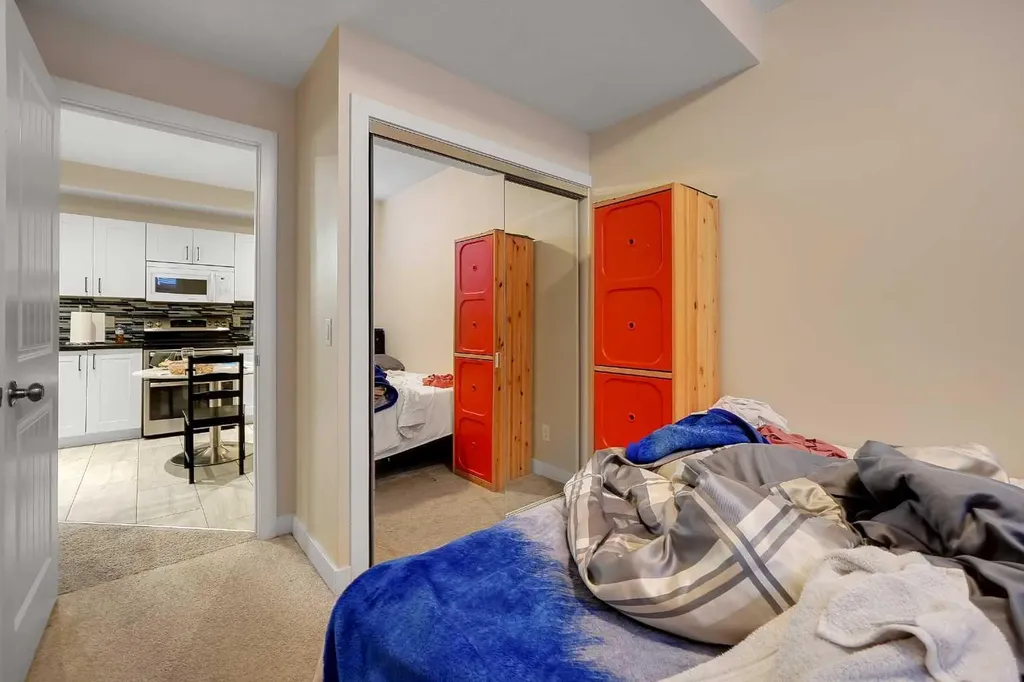129 Covecreek Bay NE Calgary AB T3K 0N1
