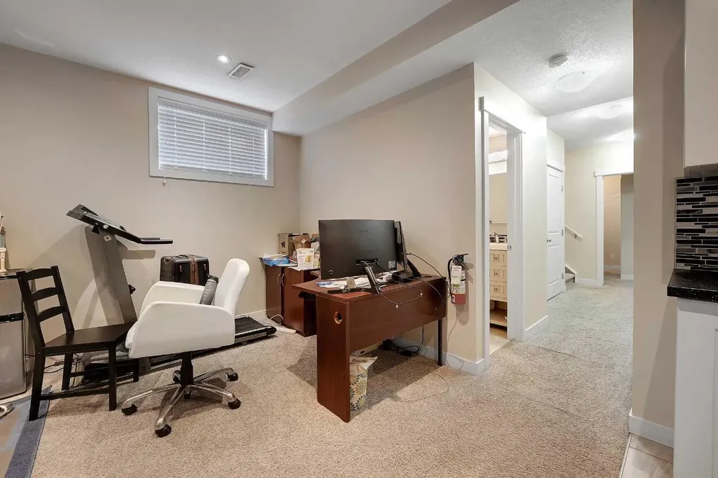 129 Covecreek Bay NE Calgary AB T3K 0N1