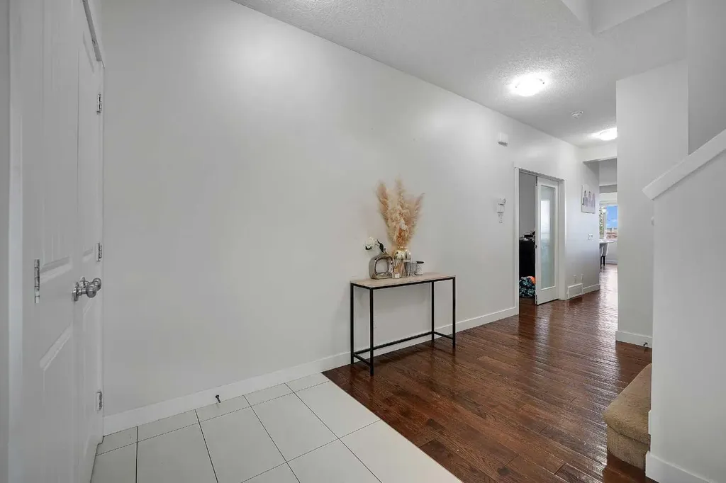 129 Covecreek Bay NE Calgary AB T3K 0N1