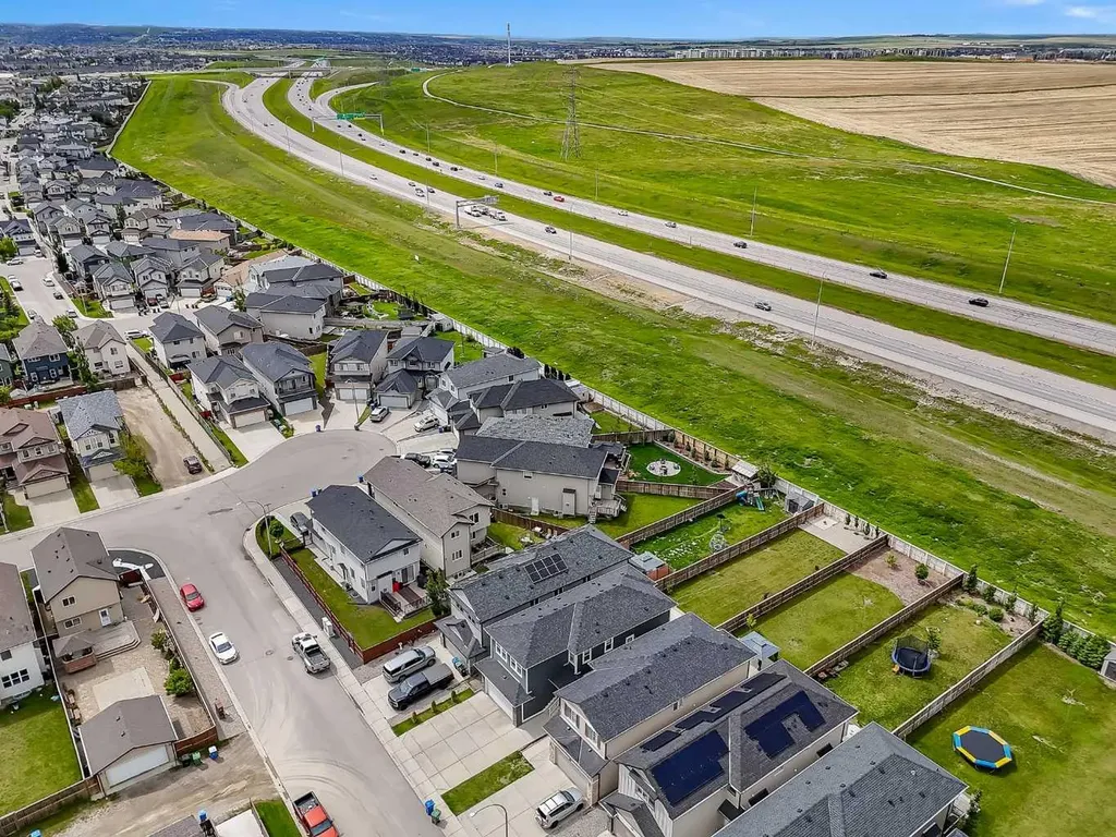 129 Covecreek Bay NE Calgary AB T3K 0N1