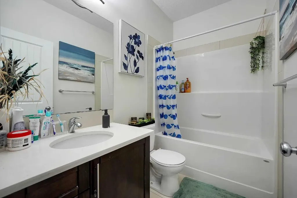 129 Covecreek Bay NE Calgary AB T3K 0N1