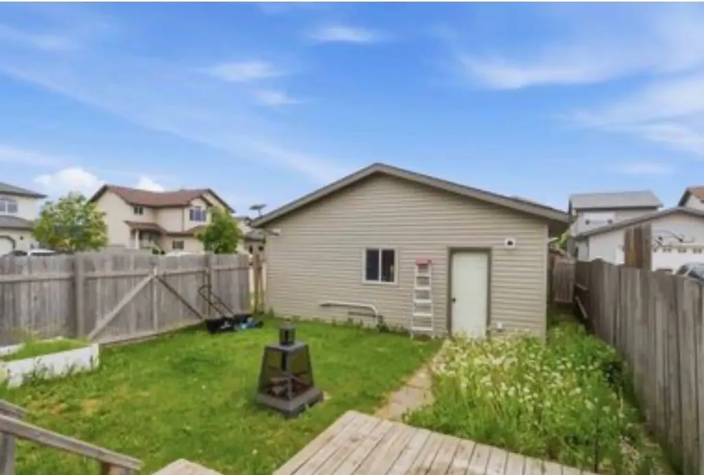 198 Fox Crescent Fort Mcmurray AB T9K 0C1