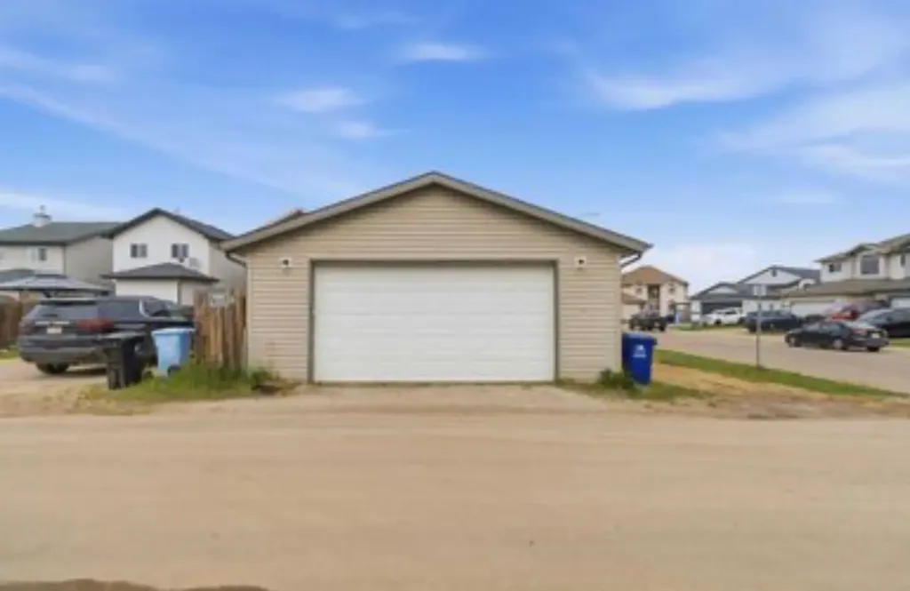 198 Fox Crescent Fort Mcmurray AB T9K 0C1