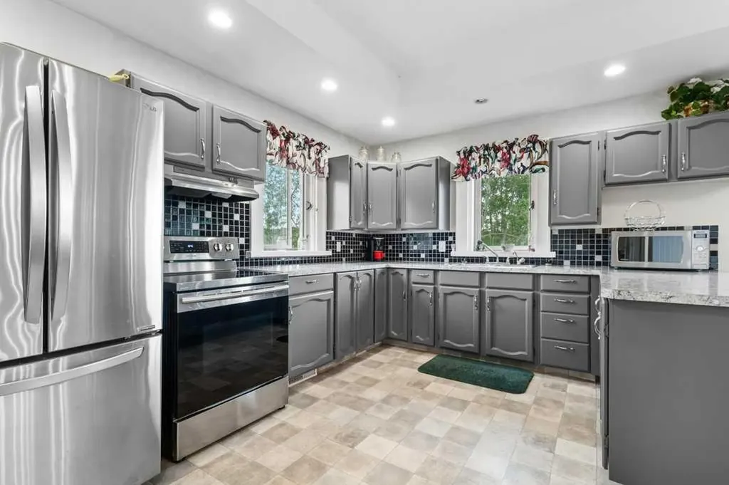 35321 Range Road 242 Rural Red Deer County AB T0M 0Y0