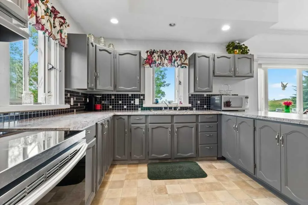 35321 Range Road 242 Rural Red Deer County AB T0M 0Y0