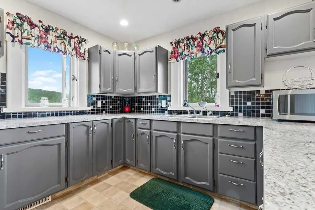 35321 Range Road 242 Rural Red Deer County AB T0M 0Y0