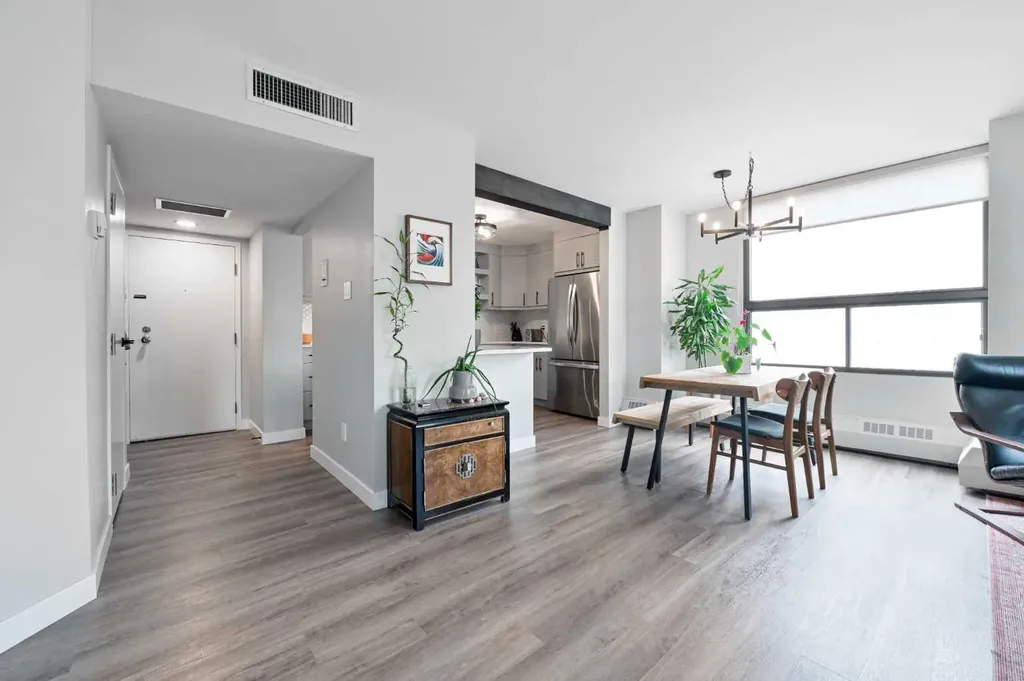 1202 13 Avenue SW Calgary AB T3C 0T1