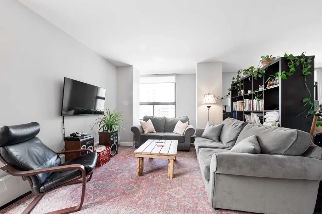1202 13 Avenue SW Calgary AB T3C 0T1