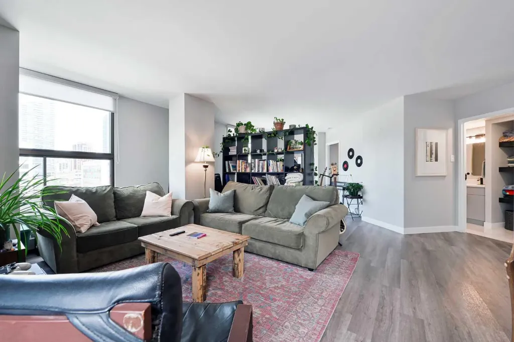 1202 13 Avenue SW Calgary AB T3C 0T1