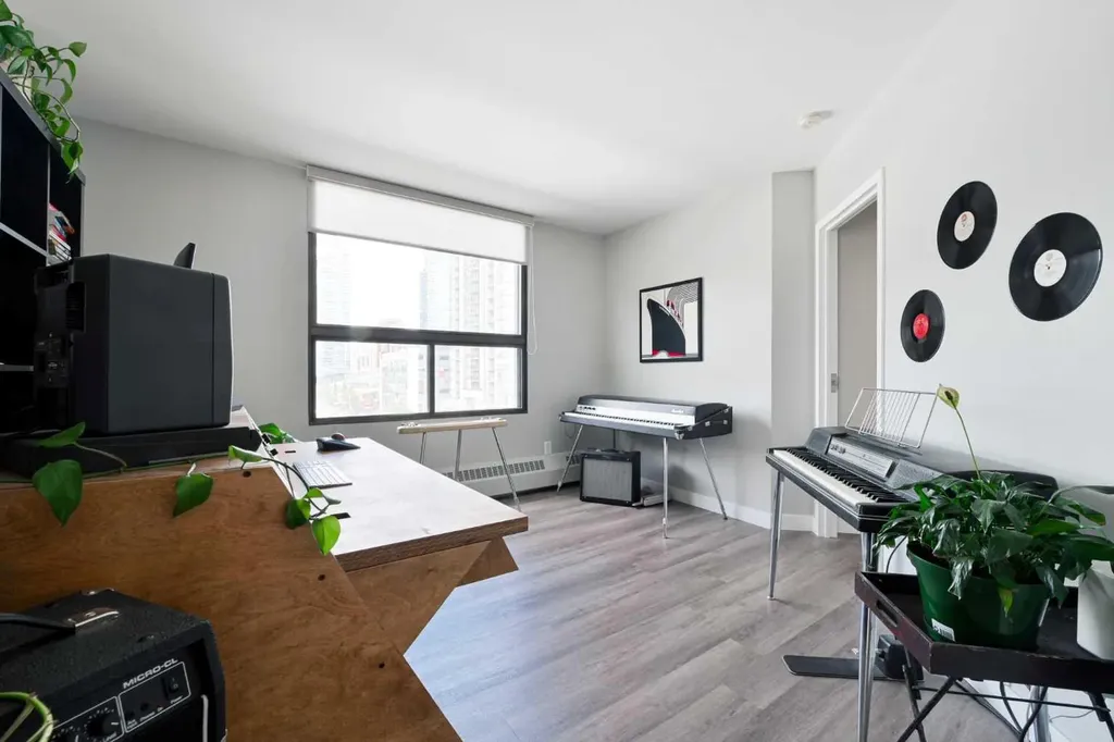 1202 13 Avenue SW Calgary AB T3C 0T1