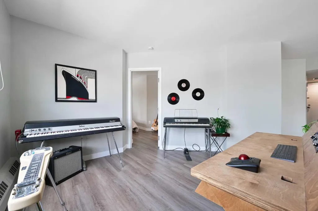 1202 13 Avenue SW Calgary AB T3C 0T1