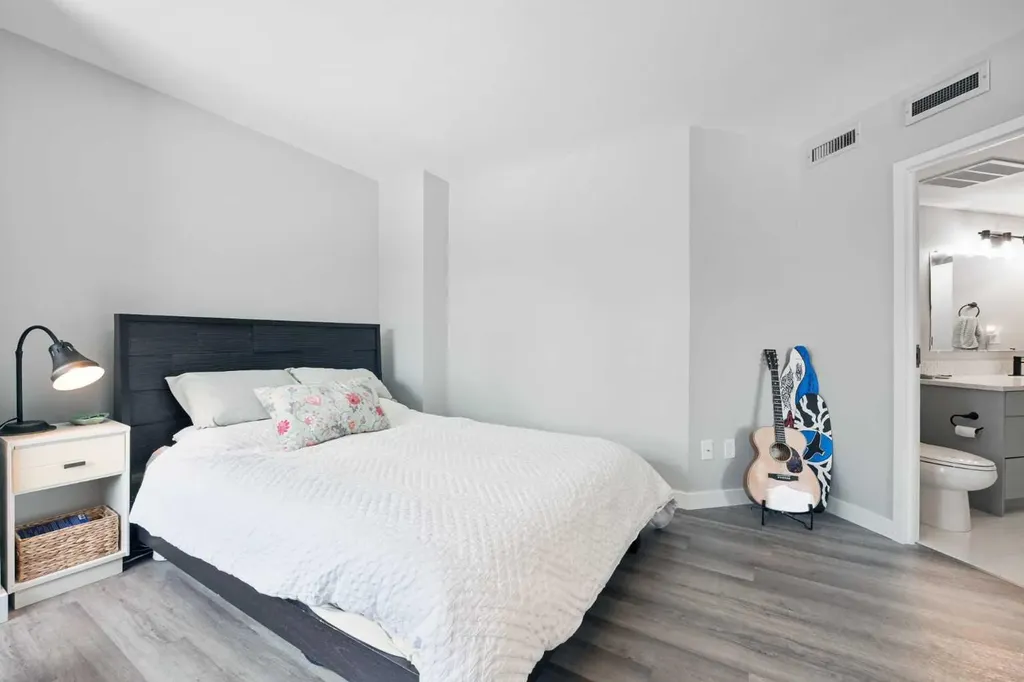 1202 13 Avenue SW Calgary AB T3C 0T1