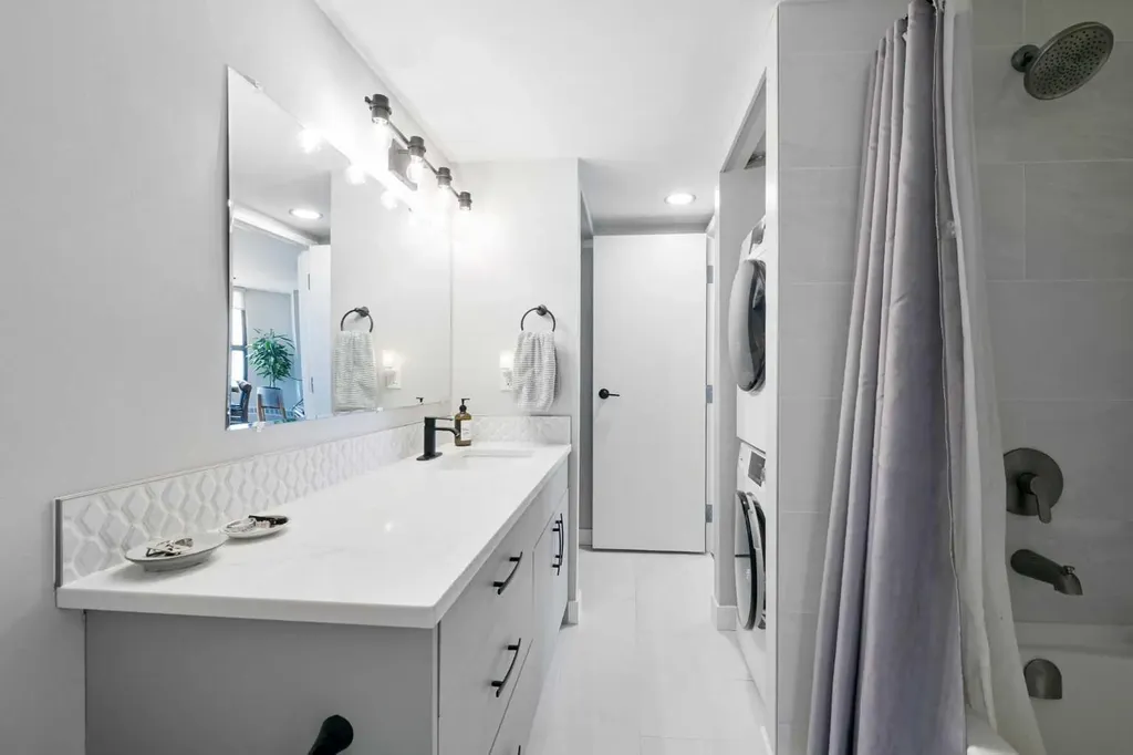 1202 13 Avenue SW Calgary AB T3C 0T1