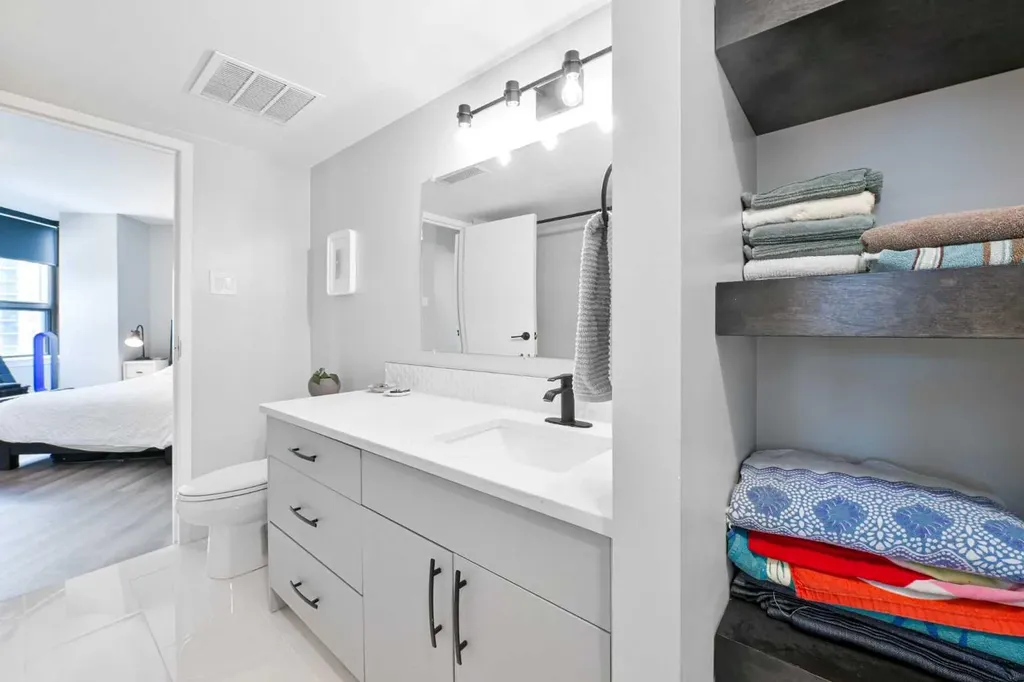 1202 13 Avenue SW Calgary AB T3C 0T1