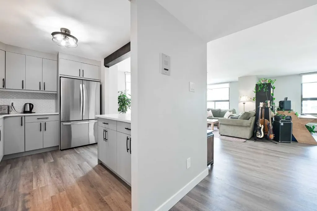 1202 13 Avenue SW Calgary AB T3C 0T1