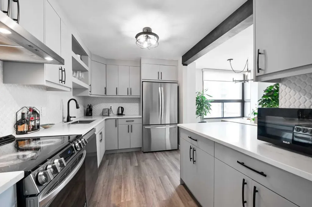 1202 13 Avenue SW Calgary AB T3C 0T1