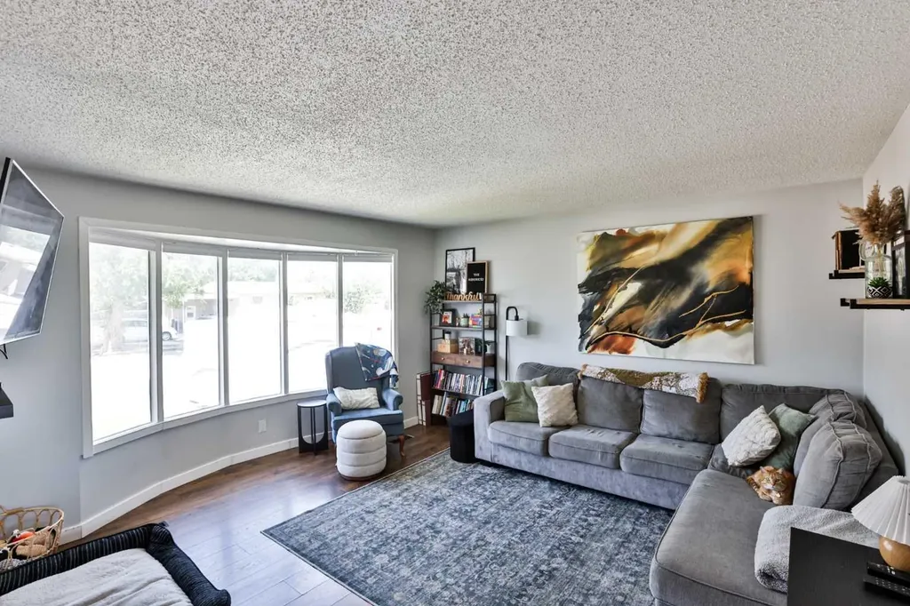 195 Laval Boulevard W Lethbridge AB T1J 4E2
