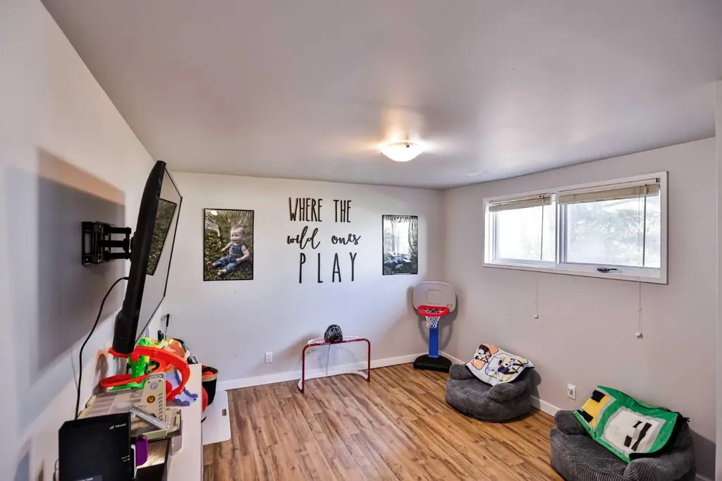 195 Laval Boulevard W Lethbridge AB T1J 4E2