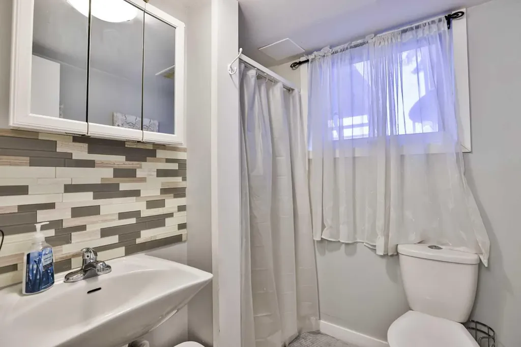 195 Laval Boulevard W Lethbridge AB T1J 4E2