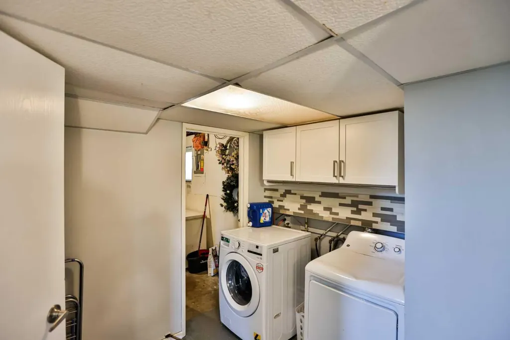 195 Laval Boulevard W Lethbridge AB T1J 4E2