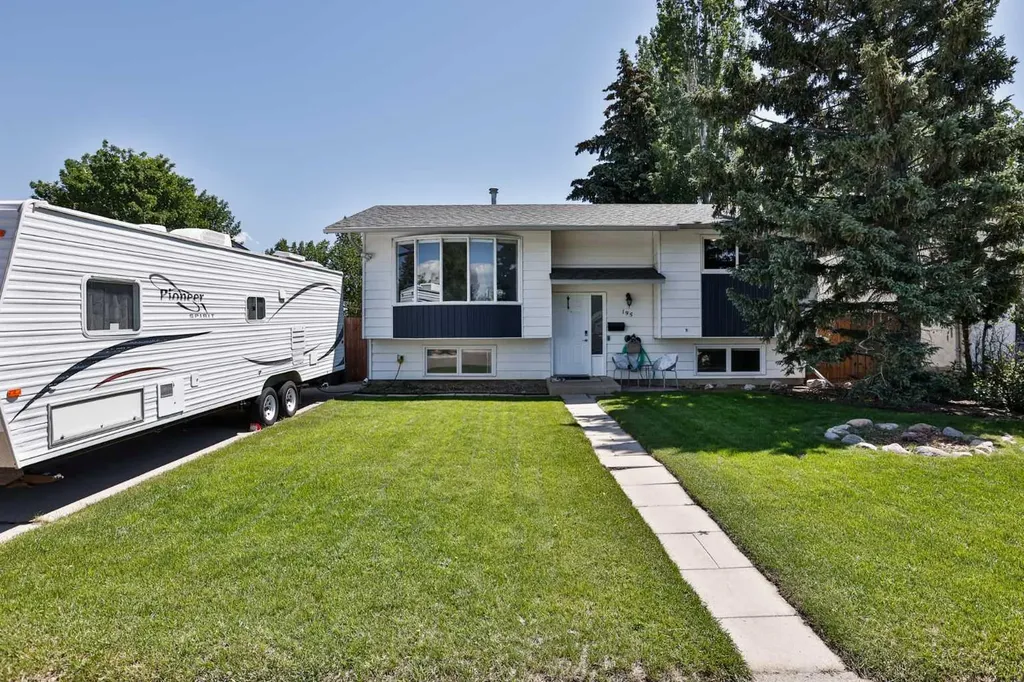 195 Laval Boulevard W Lethbridge AB T1J 4E2
