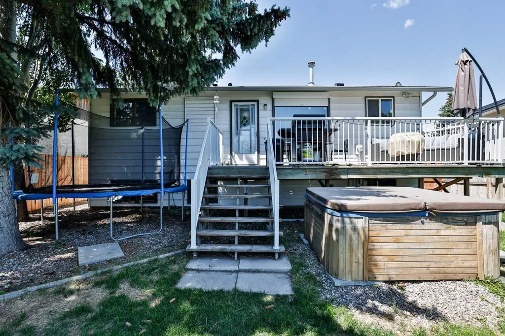 195 Laval Boulevard W Lethbridge AB T1J 4E2