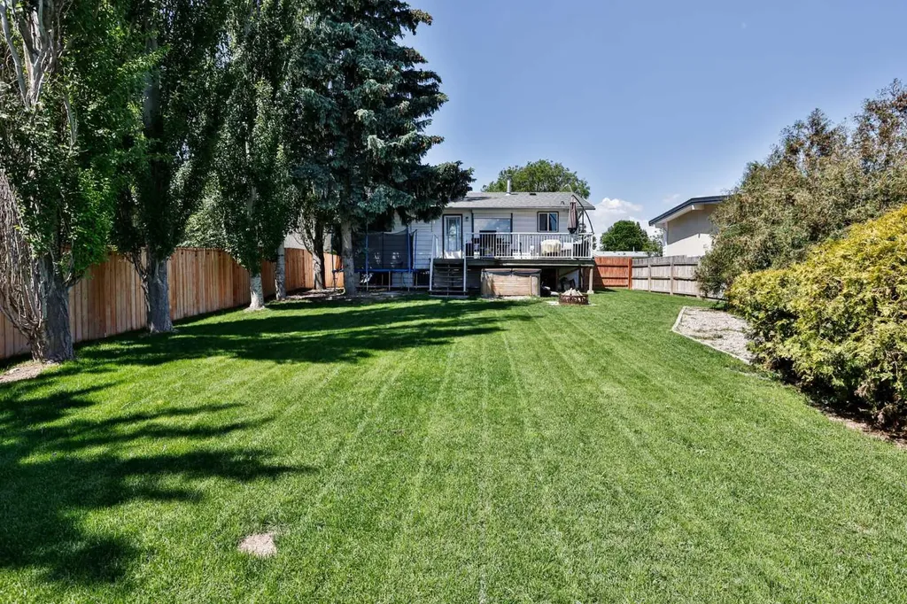 195 Laval Boulevard W Lethbridge AB T1J 4E2