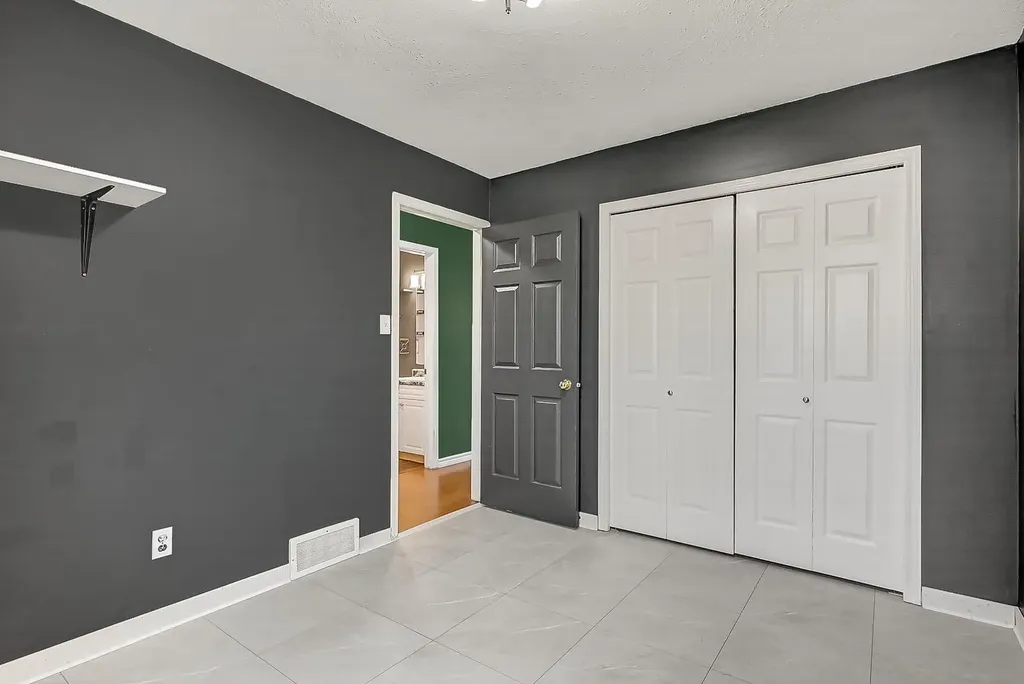 10036 107 Avenue Grande Prairie AB T8V 1L7