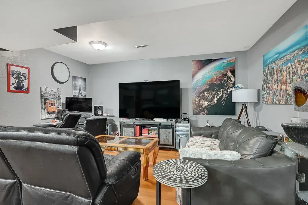 10036 107 Avenue Grande Prairie AB T8V 1L7