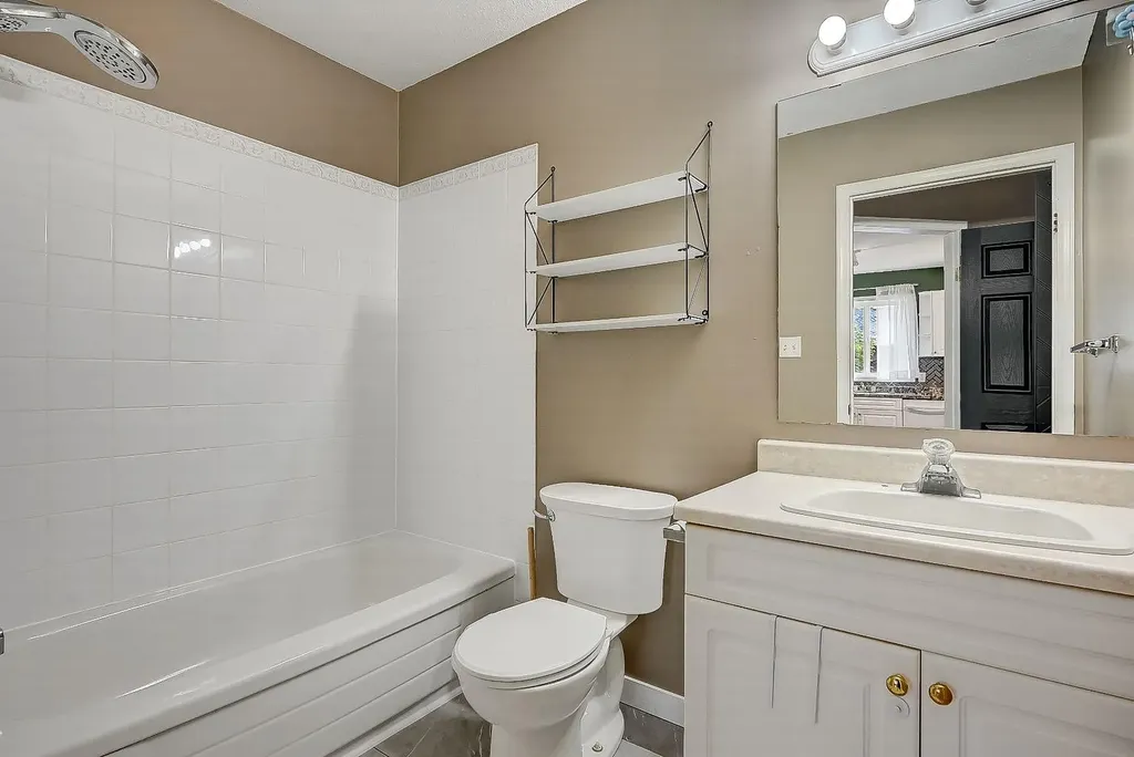 10036 107 Avenue Grande Prairie AB T8V 1L7