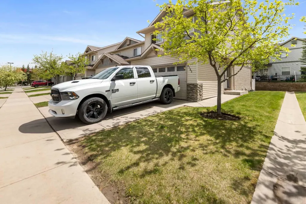 2323 Eversyde Avenue SW Calgary AB T2Y 4S4