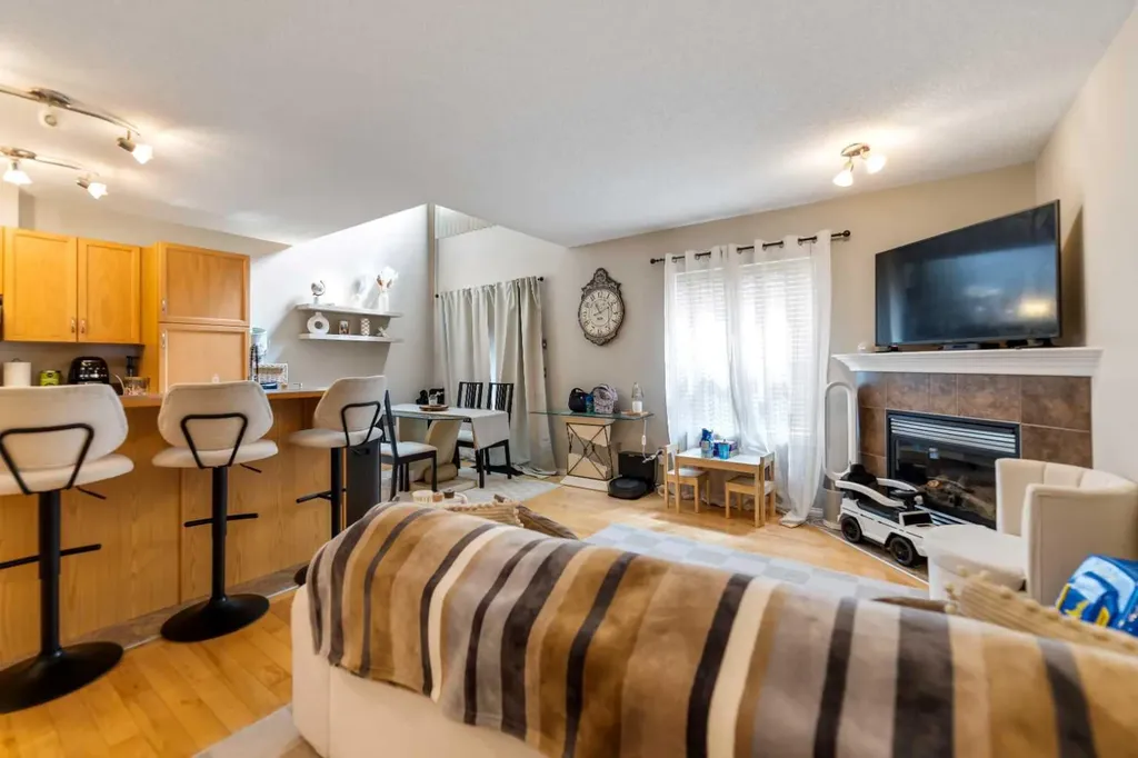 2323 Eversyde Avenue SW Calgary AB T2Y 4S4