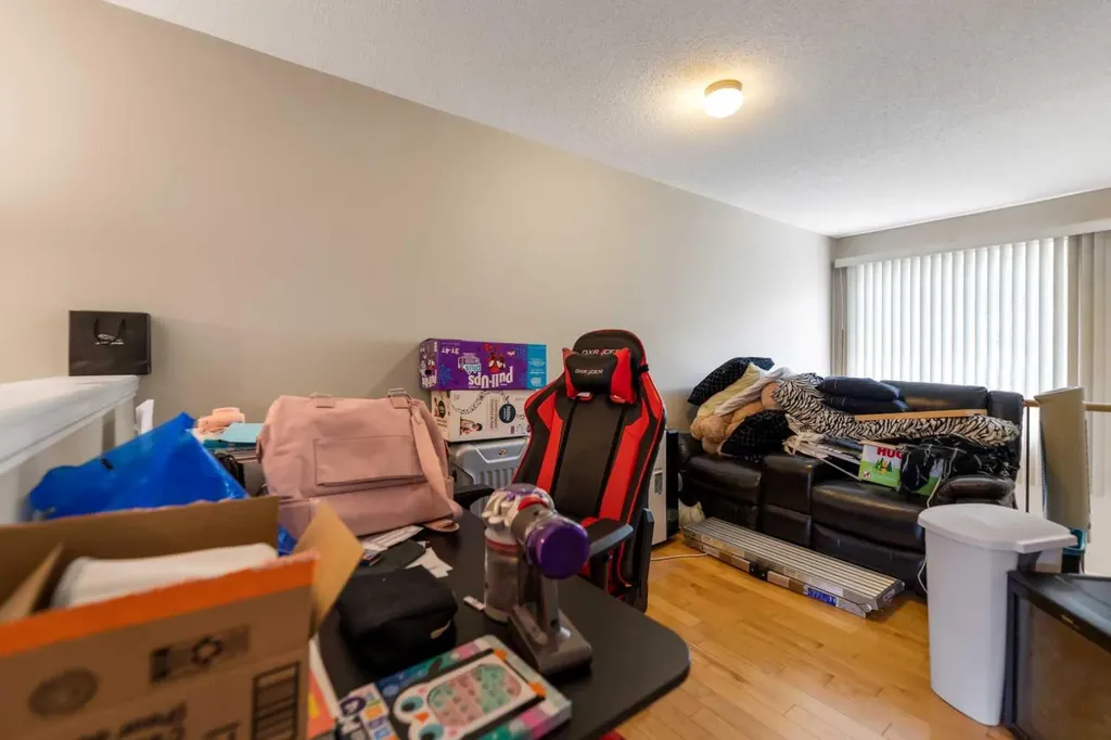 2323 Eversyde Avenue SW Calgary AB T2Y 4S4