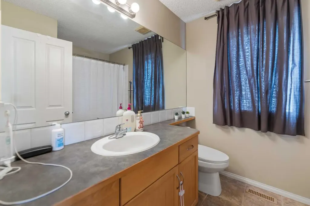 2323 Eversyde Avenue SW Calgary AB T2Y 4S4