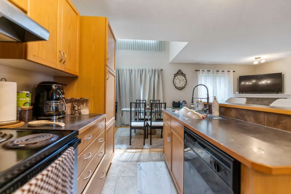 2323 Eversyde Avenue SW Calgary AB T2Y 4S4