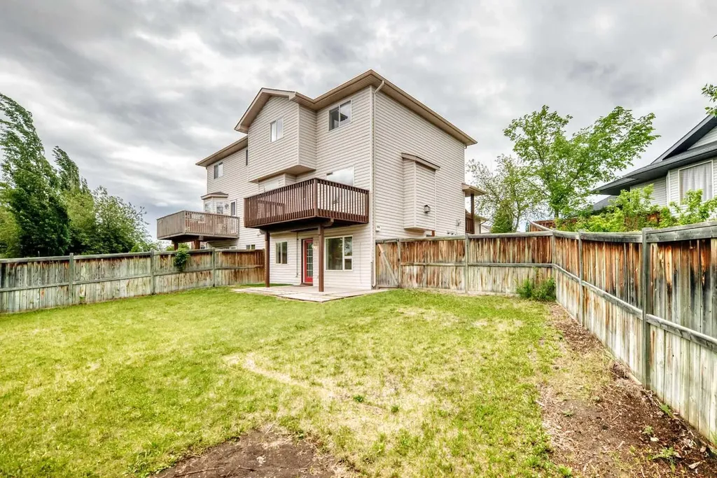 142 Quigley Close Cochrane AB T4C 1S4