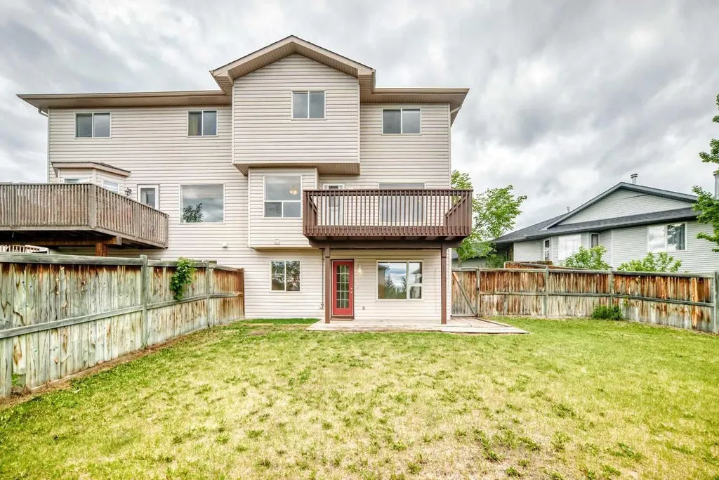 142 Quigley Close Cochrane AB T4C 1S4