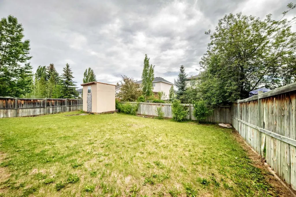 142 Quigley Close Cochrane AB T4C 1S4