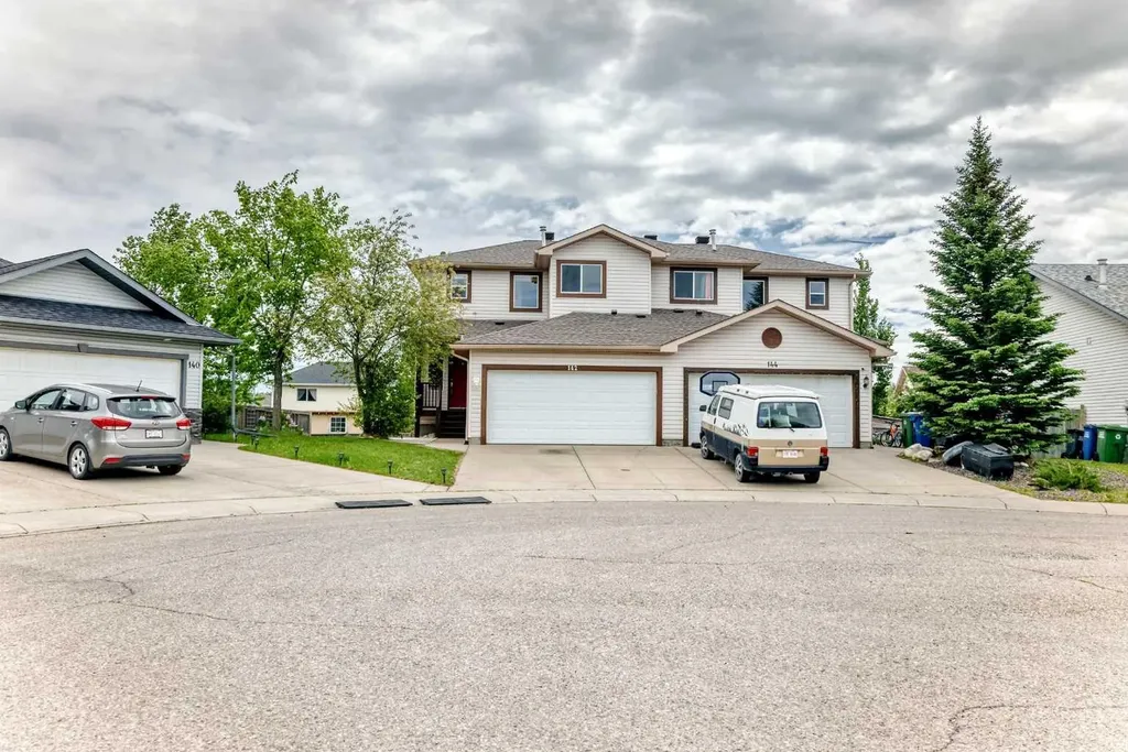 142 Quigley Close Cochrane AB T4C 1S4