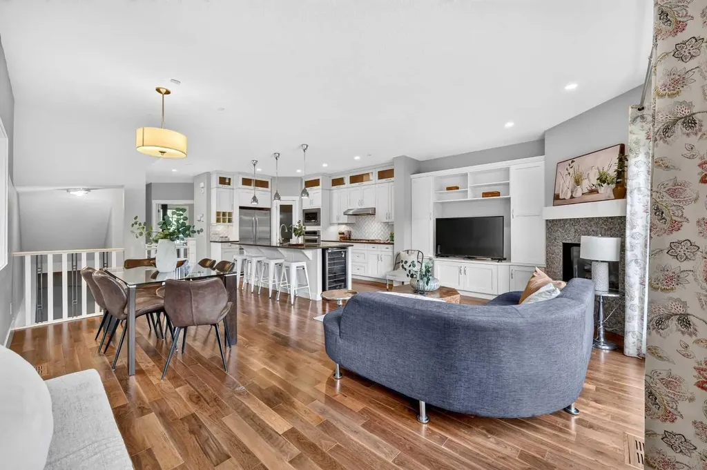 536 53 Avenue SW Calgary AB T2V 0B9