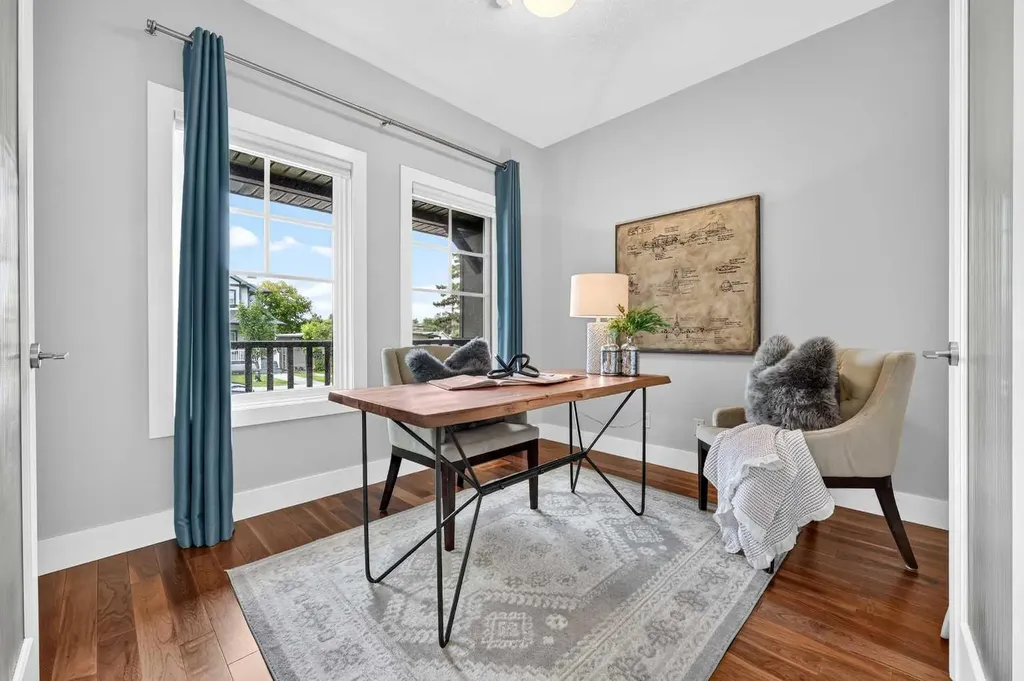 536 53 Avenue SW Calgary AB T2V 0B9