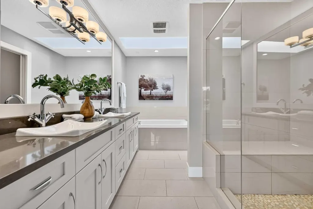 536 53 Avenue SW Calgary AB T2V 0B9