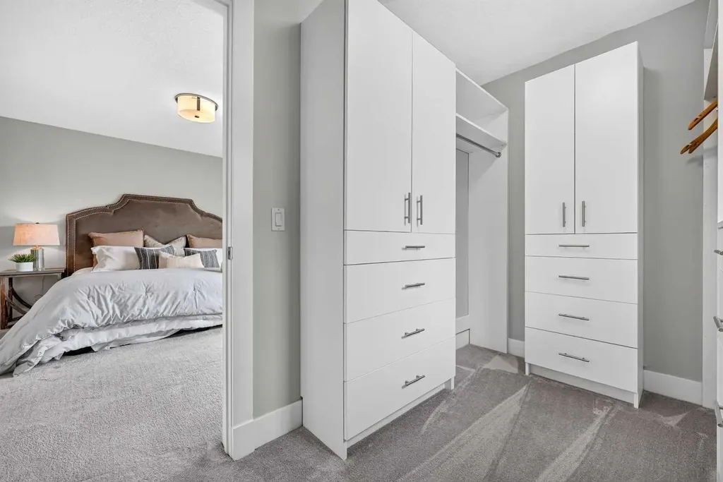 536 53 Avenue SW Calgary AB T2V 0B9