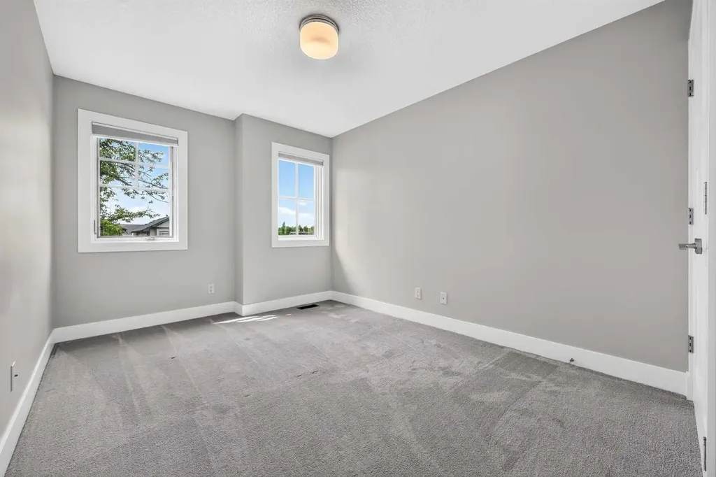 536 53 Avenue SW Calgary AB T2V 0B9
