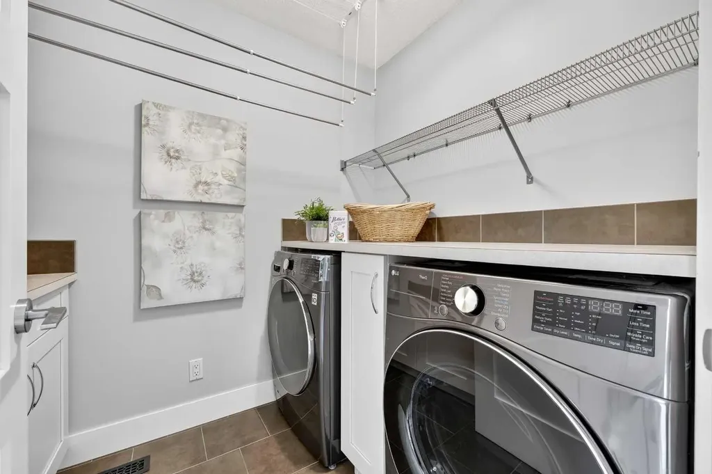 536 53 Avenue SW Calgary AB T2V 0B9