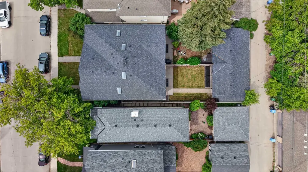 536 53 Avenue SW Calgary AB T2V 0B9