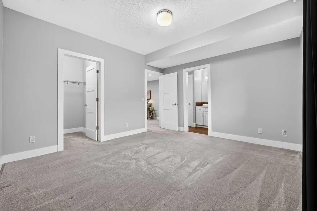 536 53 Avenue SW Calgary AB T2V 0B9