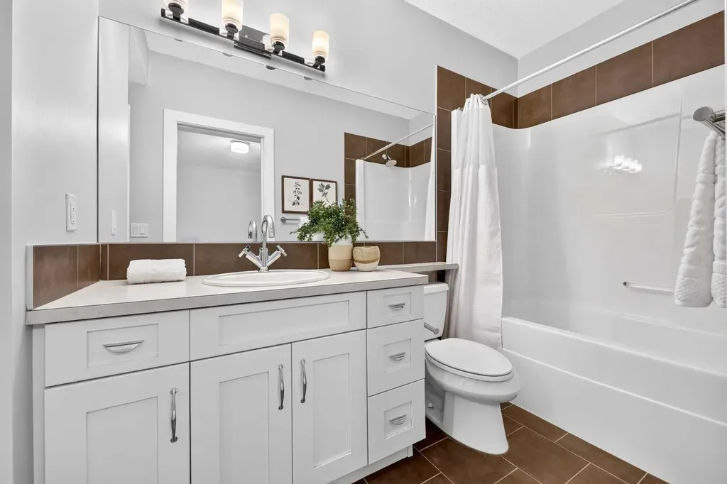 536 53 Avenue SW Calgary AB T2V 0B9